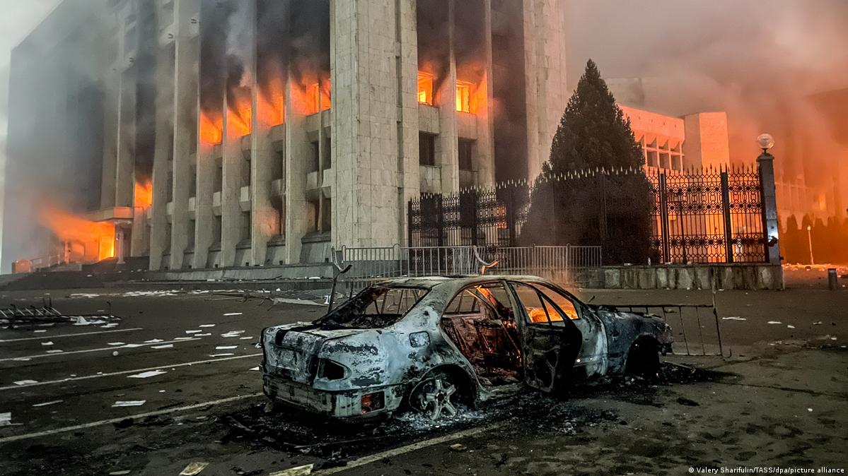 Цена топлива и цена власти: почему одни протесты заканчиваются переговорами, а другие кризисом